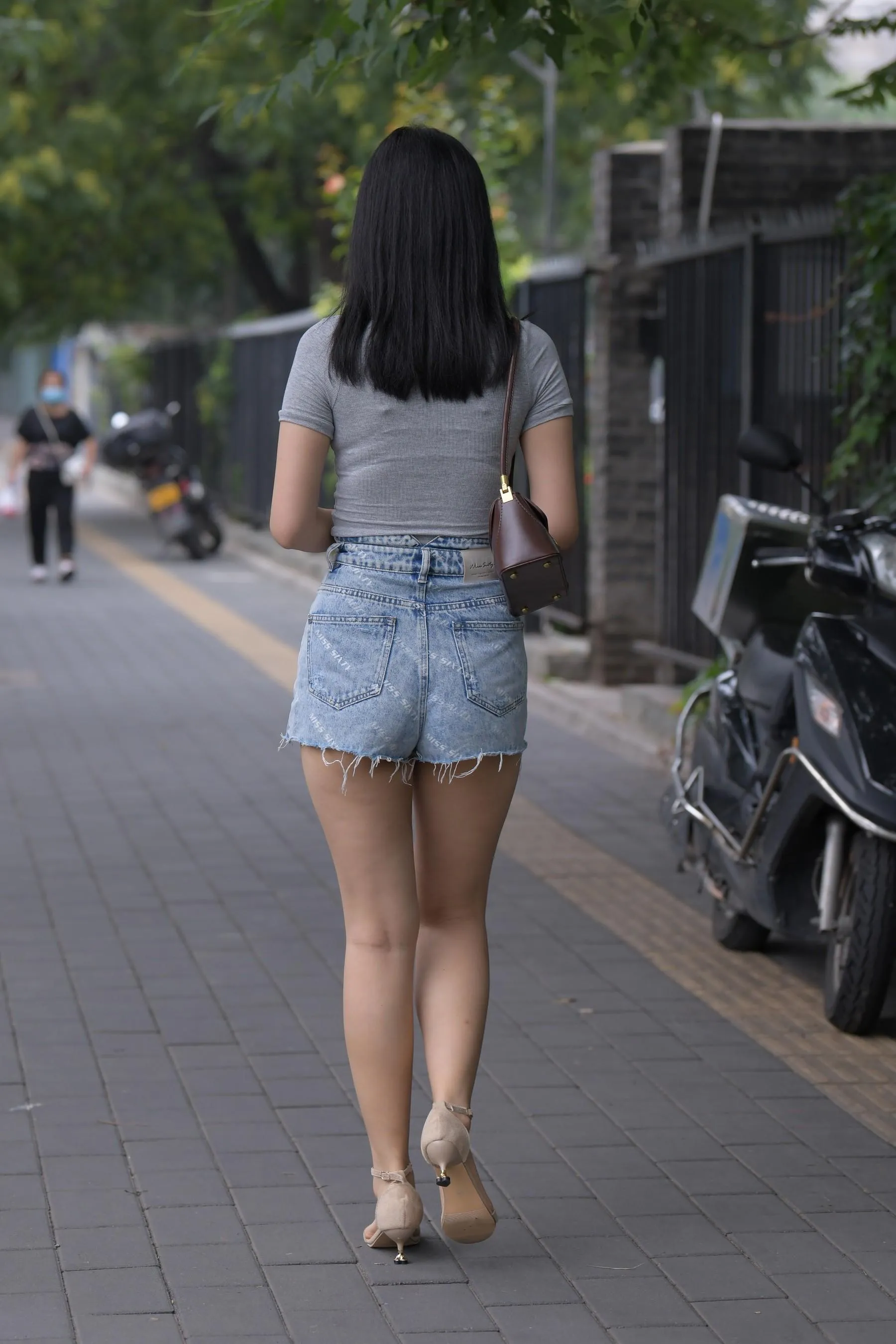 魔镜街拍 NO.169 一只麋鹿摄影-牛仔短裙美女 [235P]插图7